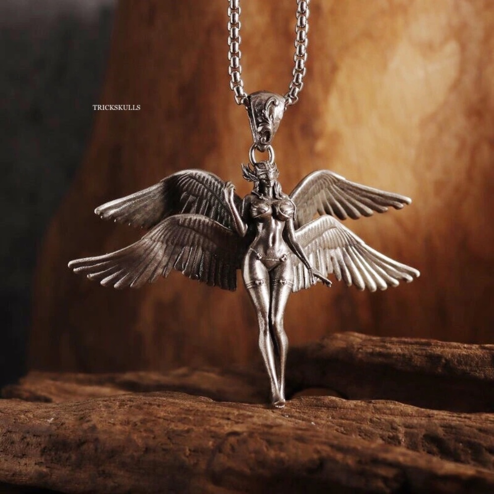 Four Winged Warrior Goddess Anime Gaming Sexy Streetwear w 60cm Round Box Chain